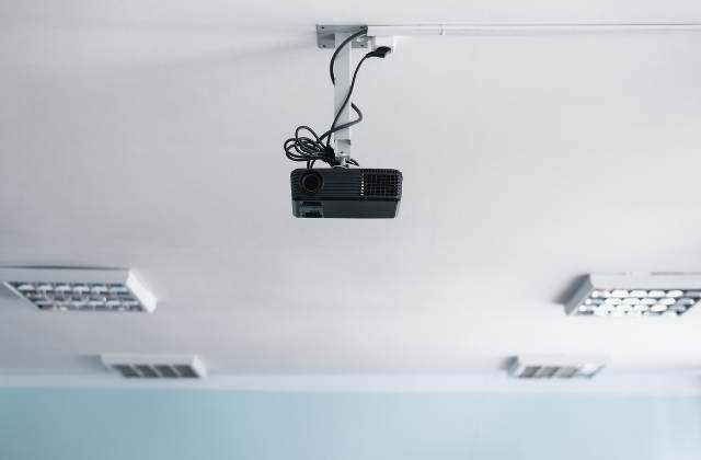 Projector Screen Setup & Distance